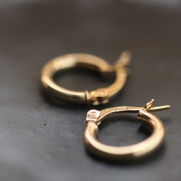 10K Solid Yellow Gold "the Simple Things - tube" earrings - Picture 2 of 6